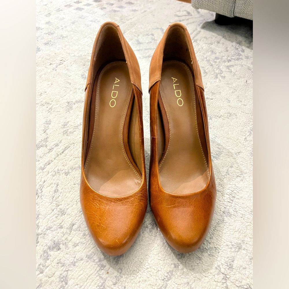 Size 7.5 Aldo high heels, brown/taupe